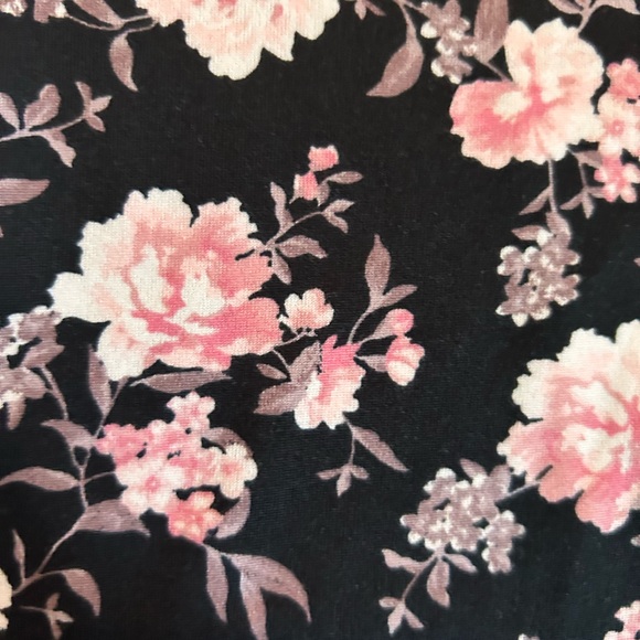 Laura Ashley Woman’s 5-Pack Briefs Underwear Floral & Solid 1X or 2X - Picture 2 of 10